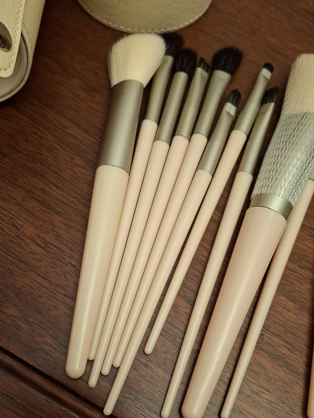 Cream Pleather Makeup Brush Holder Set with 12 Brushes New